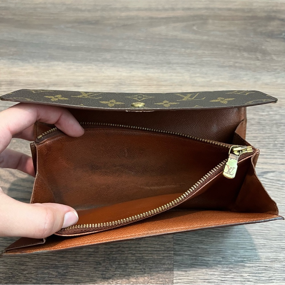 Louis Vuitton Sarah Wallet Monogram Canvas - Picture 9 of 9